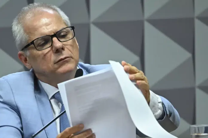pf-indicia-ex-presidente-do-inss-e-outros-cinco-por-suspeita-de-fraude-em-aposentadorias