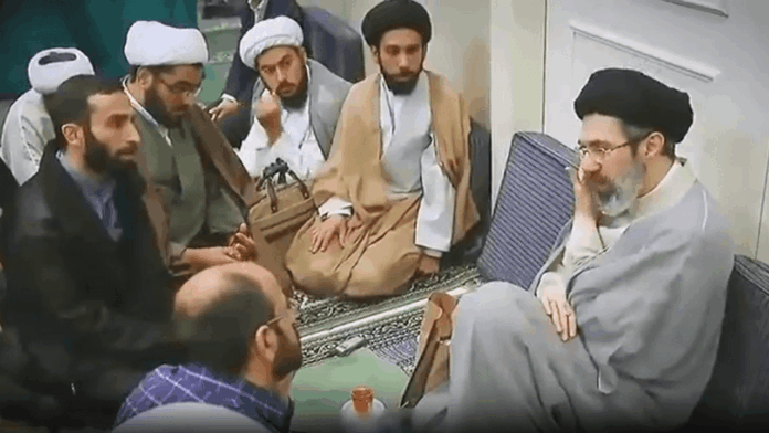 ira-divulga-primeira-imagem-de-mojtaba-khamenei-em-meio-a-rumores-sobre-seu-estado-de-saude