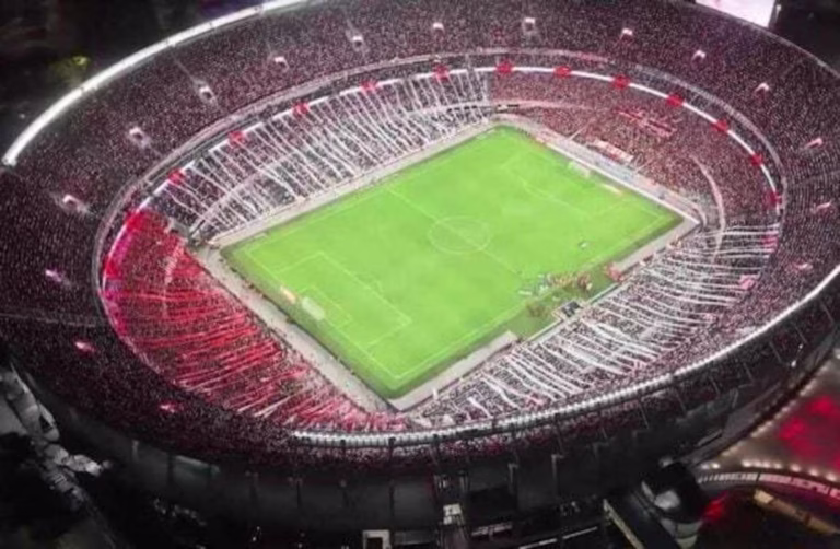 torcedor-morre-apos-passar-mal-nas-arquibancadas-durante-jogo,-veja-detalhes