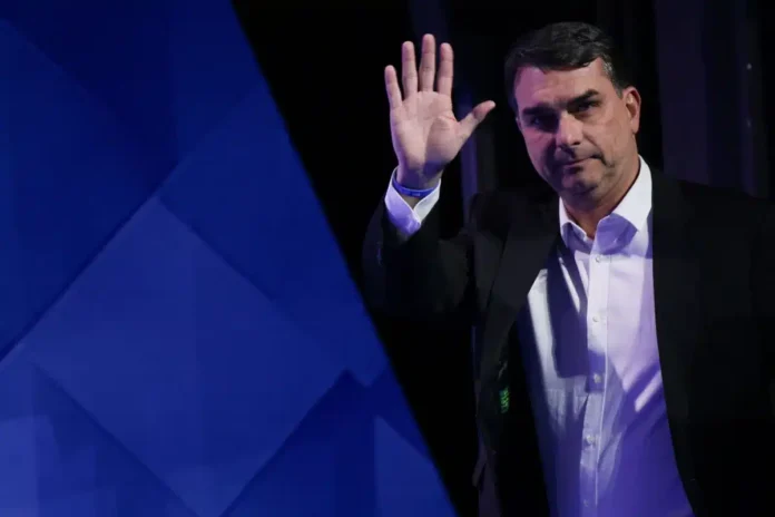 recepcao-do-bradesco-a-flavio-bolsonaro-surpreendeu-os-aliados-do-senador